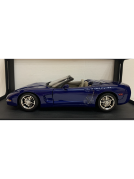 AUTOART 1:18 2004 CHEVROLET CORVETTE CONVERTIBLE 