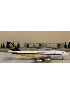 DRAGON 1:400 SINGAPORE AIRLINES  BOEING 747-300