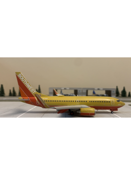 GEMINI JETS 1:200 SOUTHWEST BOEING 737-700 “FLAPS DOWN”
