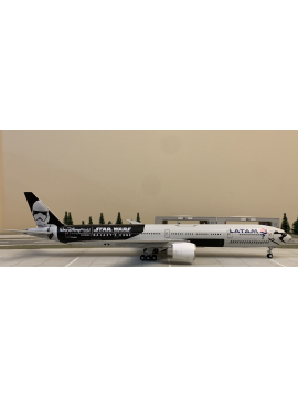 JC WINGS 1:200 LATAM BOEING 777-300ER “STAR WARS”