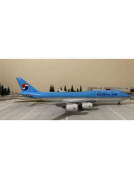 BLUE BOX 1:200 KOREAN AIR BOEING 747-8