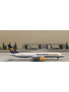 NG MODEL 1:400 ICELANDAIR CARGO BOEING 757-200PF