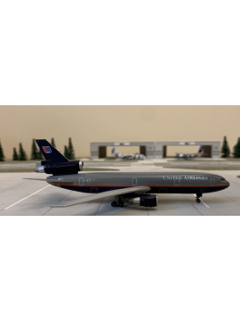 DRAGON 1:400 UNITED AIRLINES DC-10-30