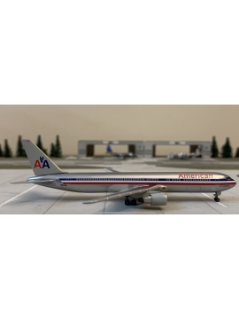 DRAGON 1:400 AMERICAN  BOEING 767-300