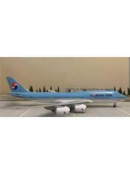 JC WINGS 1:200 KOREAN AIR BOEING 747-8