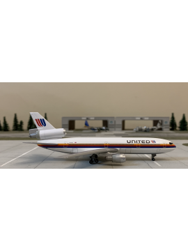 DRAGON 1:400 UNITED DC-10-30