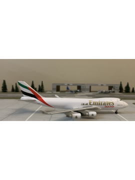 DRAGON 1:400 EMIRATES SKY CARGO BOEING 747-400F