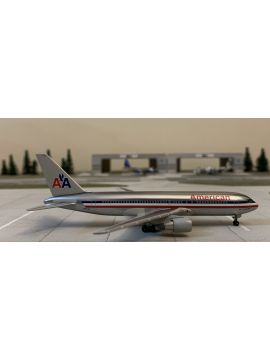 DRAGON 1:400 AMERICAN  BOEING 767-200
