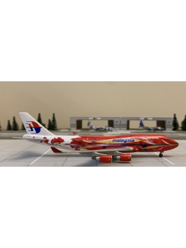 PHONIEX 1:400 MALAYSIA BOEING 747-400