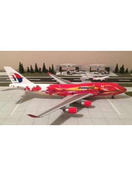 BLUE BOX 1:200 MALAYSIA BOEING 747-400 