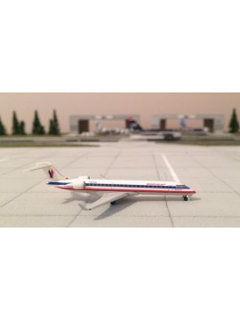 HERPA WINGS 1:500 AMERICAN EAGLE BOMBARDIER CRJ 700