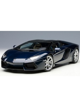 AUTOART 1:18 LAMBORGHINI AVENTADOR LP700-4 ROADSTER