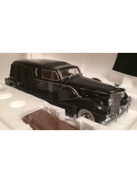 PRECISION MINIATURES 1:18 1938 CADILLAC CUSTOM CARVED PANEL HEARSE