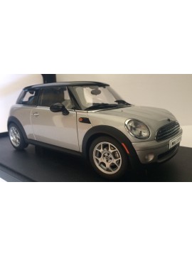 AUTOART 1:18 MINI COOPER 2006