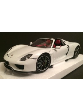 MINICHAMPS 1:18 PORSCHE 918 SPYDER 2013