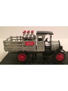 NEWRAY 1:32 1932 CHEVY SERIES D 1-TON TRUCK