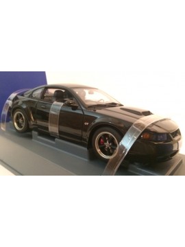 AUTOART 1:18 FORD BULITT MUSTANG GT 2001