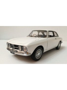 AUTOART 1:18 ALFA ROMEO 1750 GTV RH DRIVE 