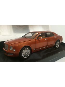 MINICHAMPS 1:18 BENTLEY MULSANNE 2010